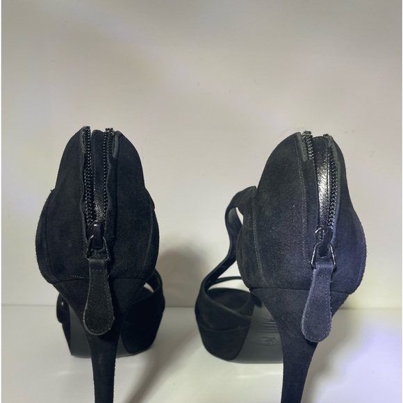 Alexander MCQueen - Picture 2 of 9